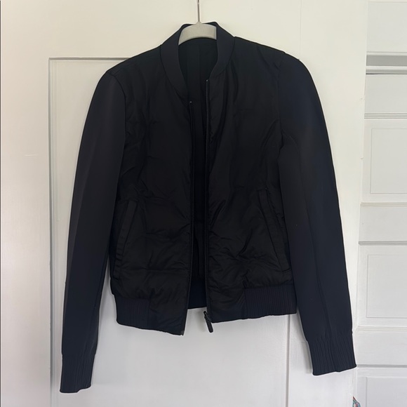 Reversible lululemon Down & Around Bomber Jacket - Picture 3 of 14